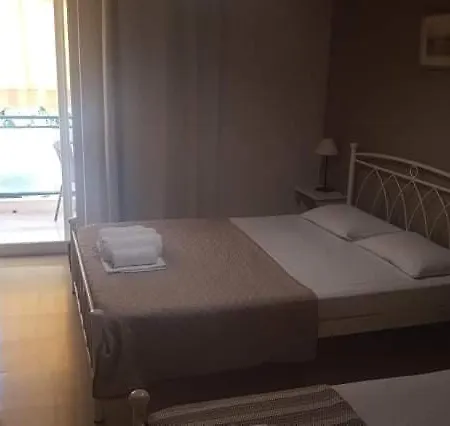 בית הארחה Emi ליגיה